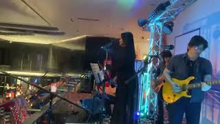 the Alleycats at New Coast Hotel Manila Melt with You Modern English [upl. by Doownel]