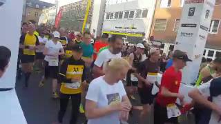 Start der Halbmarathonis bim BonnMarathon [upl. by Freddi88]