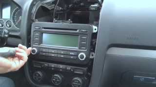 Golf 5 Radio und Navi ausbauen  Golf MK 5 Rabbit [upl. by Lemrahc]