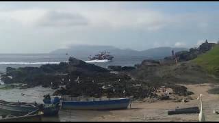 Lancha indo buscar o corpo na Praia do Forte [upl. by Agnew]