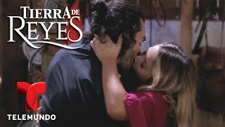 Tierra de Reyes  Escena del Día 118  Telemundo [upl. by Neersin]