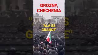 Soldados chechenos en Grozny al grito de quotAlá es grandequot se dirigen a Ucrania en defensa de Rusia [upl. by Nylsirhc]