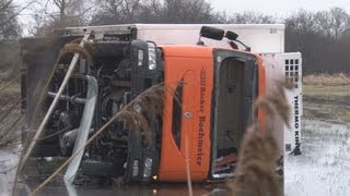 A92 Schwerer Unfall mit BäckerLastwagen [upl. by Pearman490]