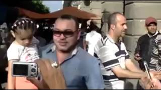 Le Roi Mohammed VI dans les rues de Tunis 2 [upl. by Alekim]