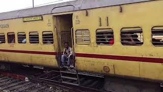 Dhanbad Howrah Coalfield Express skipping Bardhaman  Sealdah Agartala Kanchanjangha Express arrival [upl. by George181]