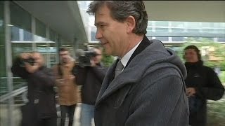 Arnaud Montebourg fait sa rentrée à lécole de management Insead [upl. by Abagael]