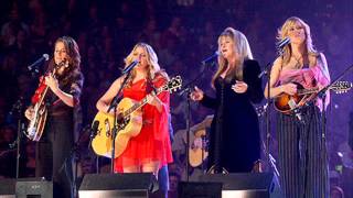 Dixie Chicks amp Stevie Nicks  Landslide live at Divas 2002 [upl. by Nami995]