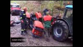 incidente mortale con trattore trento drena 03 11 2012mp4 [upl. by Desdee]