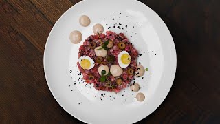 Tartare di Tonno con Salsa Tonnata e Uova di Quaglia  Le Ricette di Molto Cucina Italiana [upl. by Aitital]