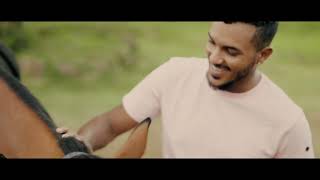 Olivier Brique MO LAMOUR CLIP OFFICIEL [upl. by Asaeret]