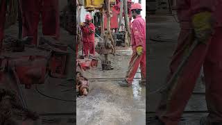 RIG FLOOR PULL OUT OF HOLE drillingrig riglife [upl. by Hsirahc]