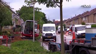 Huishoudens zonder water na waterleidingbreuk in Rijssen [upl. by Dlanor443]