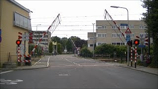 Spoorwegovergang NaardenBussum  Dutch railroad crossing [upl. by Willumsen133]