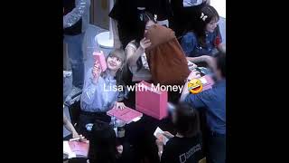 Lisa with Money and there reactine🤣Blackpink [upl. by Schreiber]