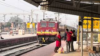 11109 VGLB  Lucknow Intercity express arriving Orai 🚉 [upl. by Elolcin]