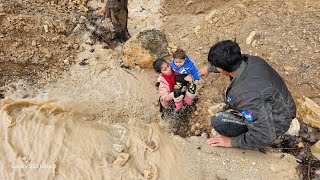 Afrins hard and exhausting life and two young girls running away from Mahdi [upl. by Adaner]