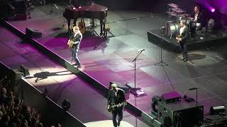 Bryan Adams  CMon Everybody Eddie Cochran cover Assago 11 novembre 2017 [upl. by Ahsikit]