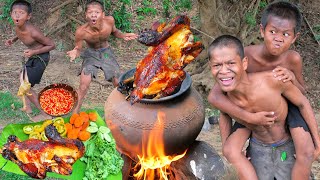 Primitive Technology  Eating Delicious  Chicken Cooking In Clay Pot [upl. by Munro]