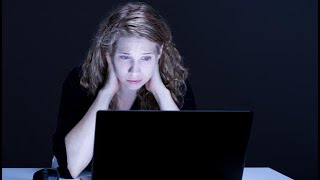 6 cose da sapere sulla violenza online contro le donne [upl. by Sonitnatsnok464]