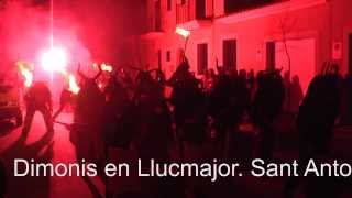 Dimonis en Llucmajor  Feuerteufel in Llucmajor Mallorca Sant Antoni 2014 [upl. by Aihtebat]