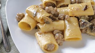 Pasta Salsiccia e Carciofi  Ricetta facile e veloce per un primo piatto goloso [upl. by Airamat]