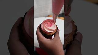 Cupcakes with buttercream buttersoft wilton 1mpipingtip cupcakedecorating cakedecorating [upl. by Nanreit]