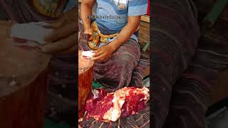 PROFESSIONAL BUTCHER CUTTING MEAT BY TRADITIONAL WAY  SUPER BUTCHERY POWER [upl. by Aciamaj]