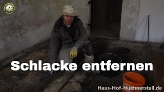 Schlacke aus alter Holzbalkendecke entfernen [upl. by Yves]