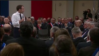 Macron à Souillac Lot à la rencontre de 600 maires dOccitanie [upl. by Hanzelin]