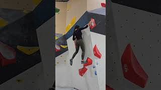 Trying new climbing gym 😍🥰🤩 figuring out how to start this v5 😆bouldering rockclimbing climber [upl. by Yehc]