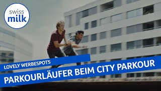 Kuh Lovely führt CityParkourLäufer an der Nase herum  Werbespot  Swissmilk 2017 [upl. by Lurlene233]