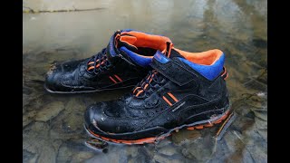 5 minutes shoe waterproofness test [upl. by Akerdnahs]