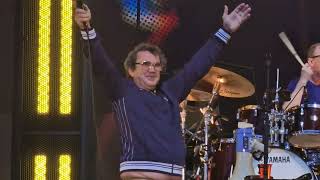 Blur  Parklife  ft Phil Daniels live in Ireland 2023 [upl. by Marduk]