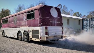 Cold Starting a 8V71 Two Stroke Detroit Diesel Engine at 15° F [upl. by Dekeles]