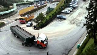 VOLVO FL10 manouvering a tight turn at GENTING HIGHLANDS MALAYSIA 4 [upl. by Enriqueta989]