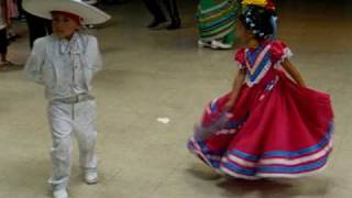 Niños bailando folklor Mexicano  La Negra Y Jarabe Tapatio de Jalisco [upl. by Jewell]