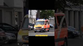 NEF der Feuerwache BerlinSuarez auf Einsatzfahrt  Kurzvideo [upl. by Prager494]