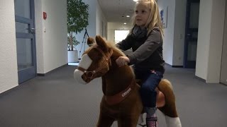 Kinderpferd Rutschpferd Rollpferd von Ponycycle im EURONICS Test [upl. by Anahsor]