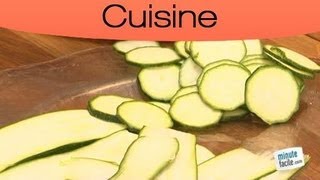 Comment utiliser de la mandoline en cuisine [upl. by Ttayw]