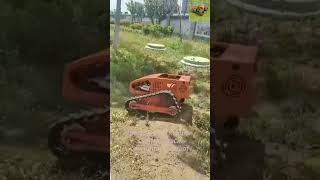 EPA petrol aangedrewe enjin skyf roterende spoor RC robot borselsnyer lawnmowerrobot slopemower [upl. by Zeret]