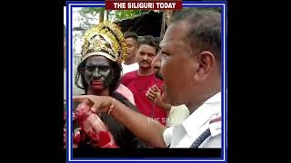 Fraudster who extorted money from devotees in the name of God exposed in Siliguri [upl. by Nivlac]