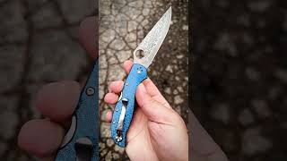 Stretch™ 2 XL Blue Nishijin Glass Fiber Damascus Sprint Run™ Spyderco SpydercoKnives [upl. by Oicnaneb]