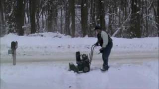 Clearing the driveway with the Murray Ultra 22quot 5hp 2 stage snow thrower [upl. by Ardaed]