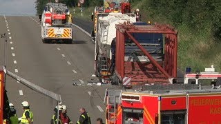 Kassel Stundenlange Vollsperrung nach Gefahrgutunfall 09082017 [upl. by Adyam]