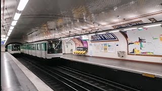 PARIS Métro ligne 12 Jules Joffrin  MF67 A2 bruyant et MF67 D [upl. by Dnar]