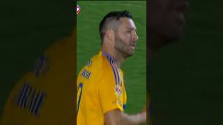 GOL DE GIGNAC con la cabeza abre el marcador vs Toluca [upl. by Oijile]