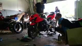 Kawasaki zx6r 636C engine removal [upl. by Annyahs]