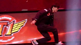 Faker with some godlike Barrel Roll mechanics entering the stage SKT vs KOO Finals S5 Worlds [upl. by Ardussi]