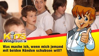 WingTsun für Kids Was mache ich wenn mich jemand mit beiden Händen schubsen will [upl. by Solracnauj]