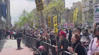 Columbia University students suspended for proPalestinian demonstrations over 100 arrests made [upl. by Dygall]